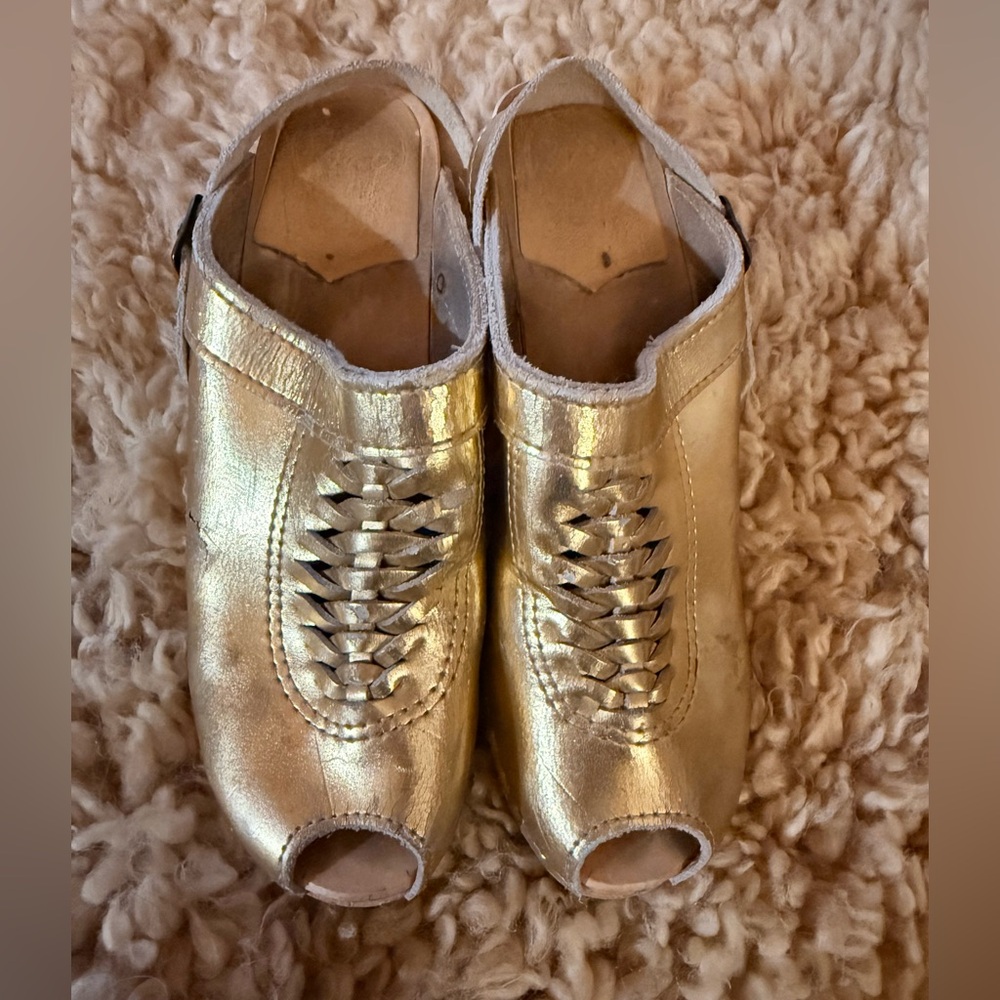 No6 Gold peep toe clogs